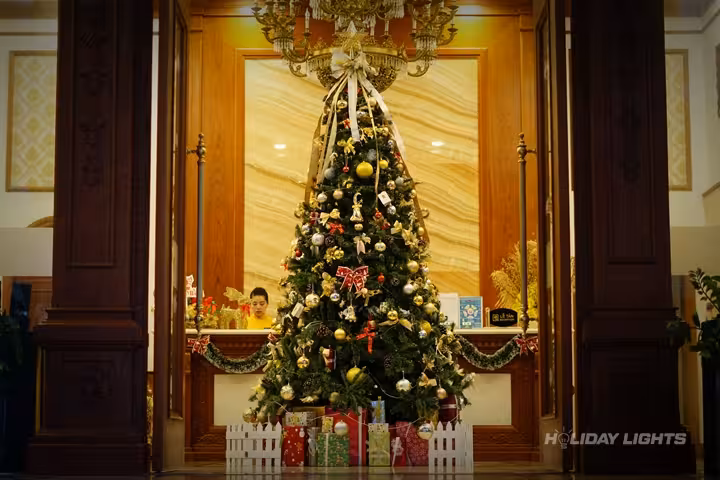 Commercial Christmas Tree Custom Decoration - Commercial Christmas lights installation in New Jersey